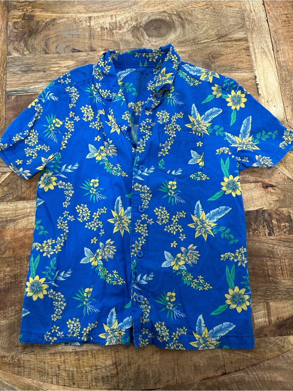 Hurley Blue Short-Sleeve Floral Button-Down Shirt
